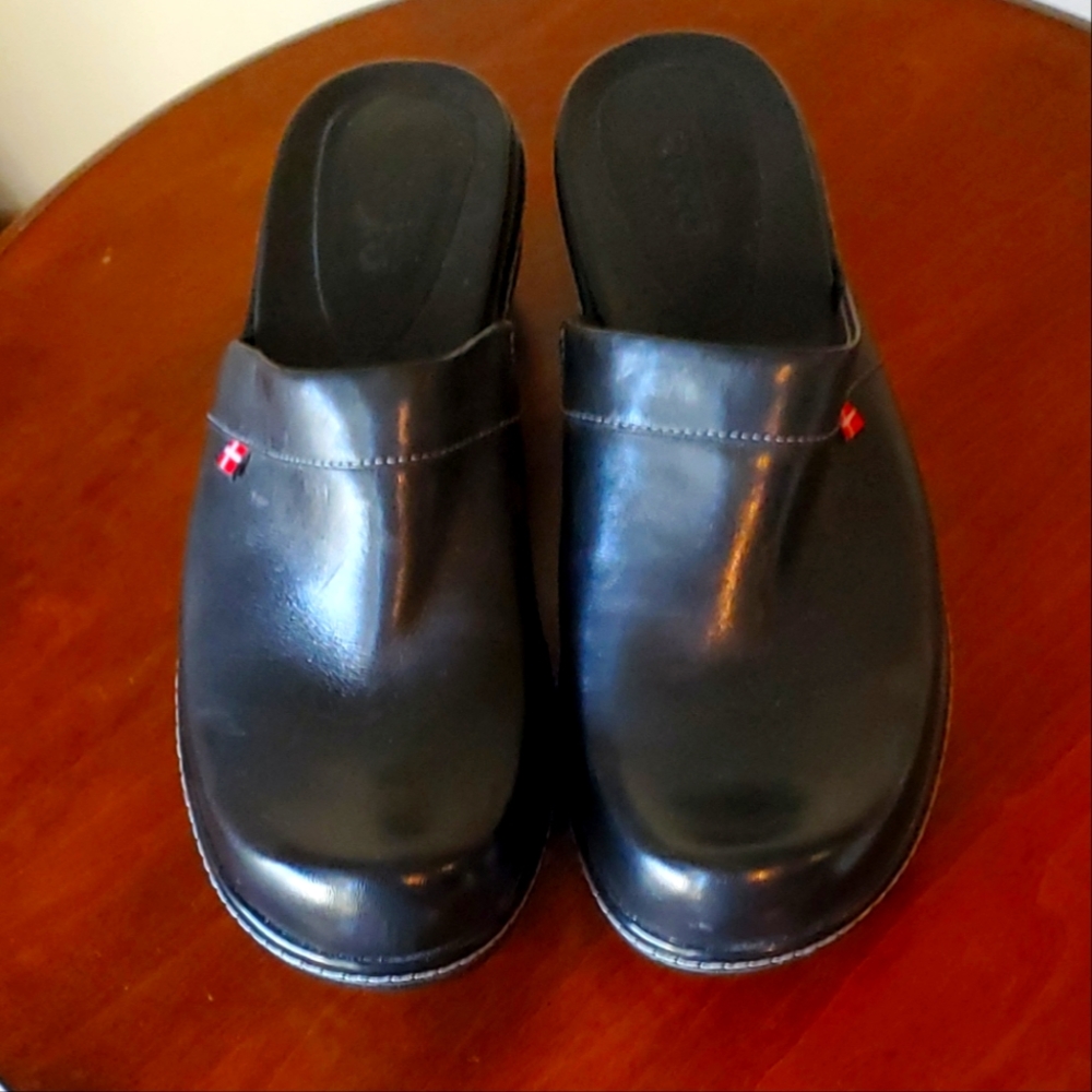 The clogs have never been worn. Don't have the original box and tags, therefore